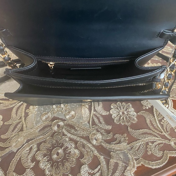 Tory Burch crossbody - Picture 6 of 11